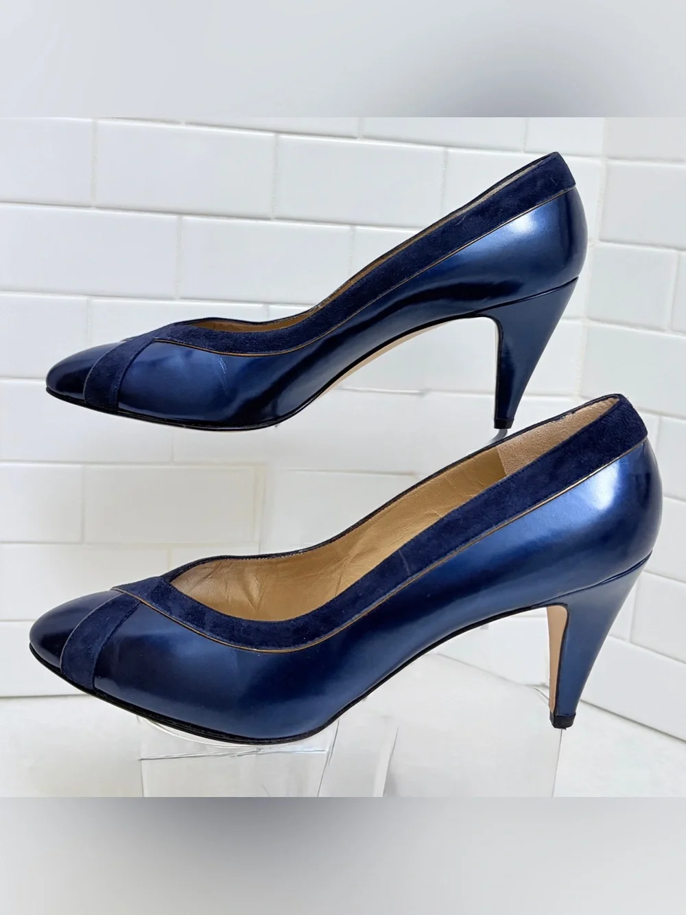Vintage David Evins Italian Navy Leather & Suede 3” Mid Heel Pump EUC Size 10